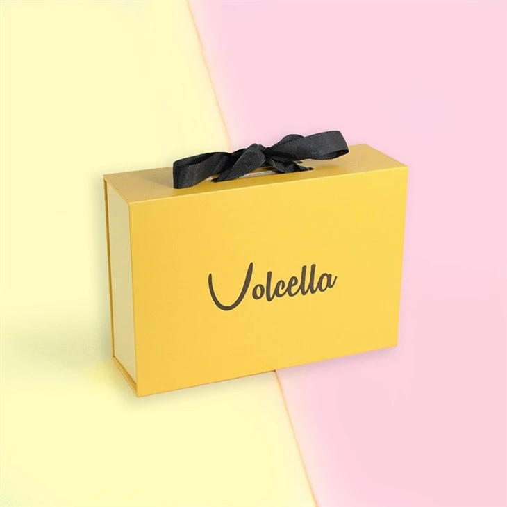 Large Magnetic Gift Box With Ribbon